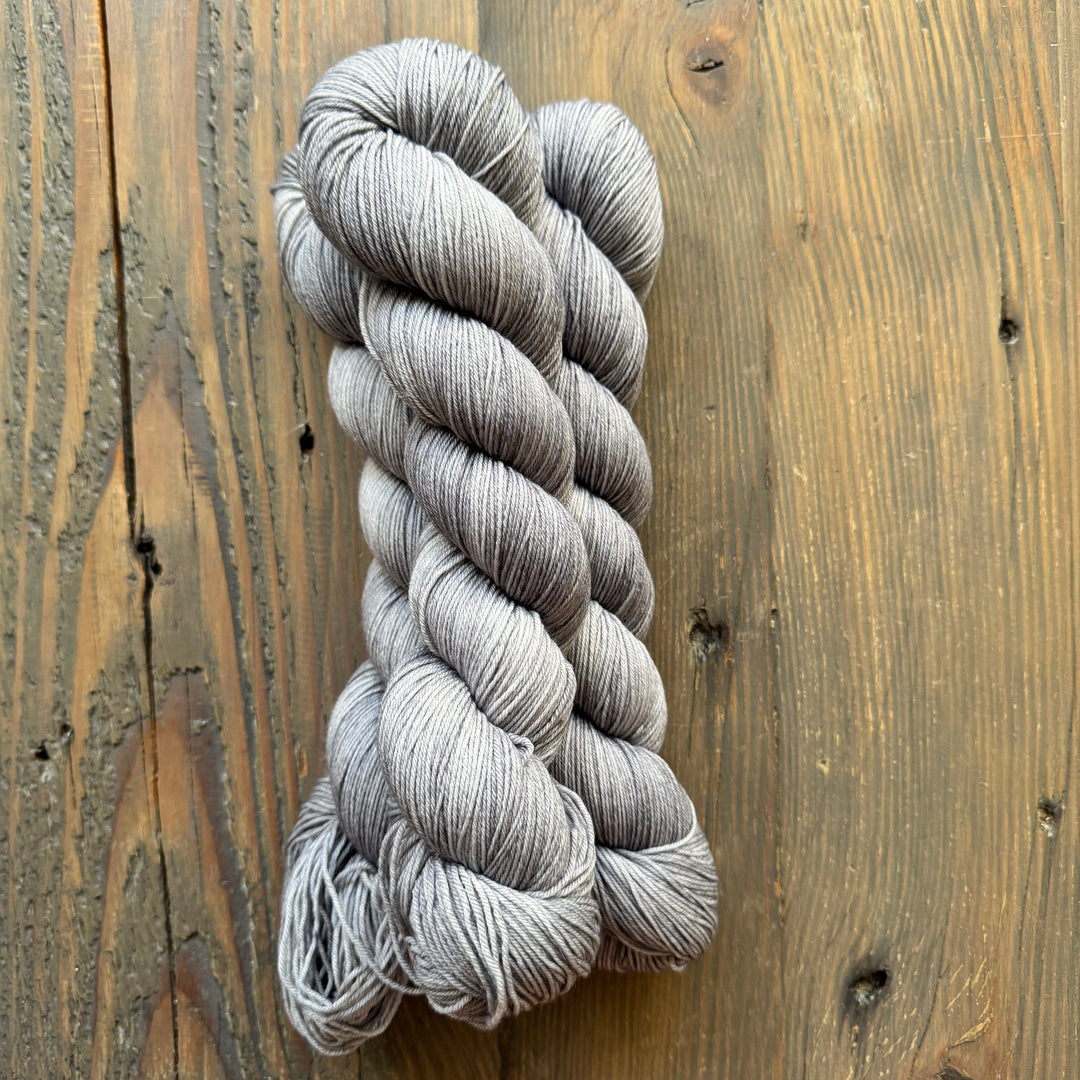 The Uncommon Thread - Everyday Sock - Plata