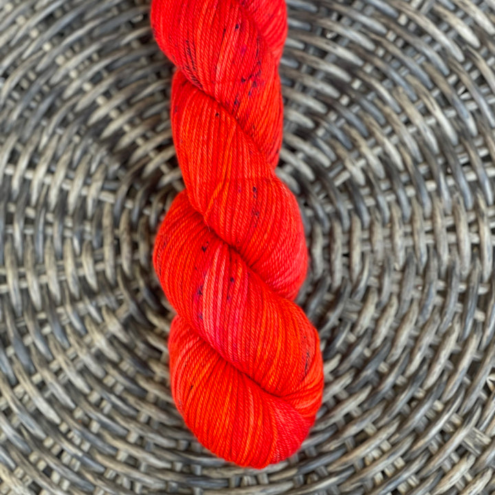Black Elephant - Pomme D'Amour - Merino DK