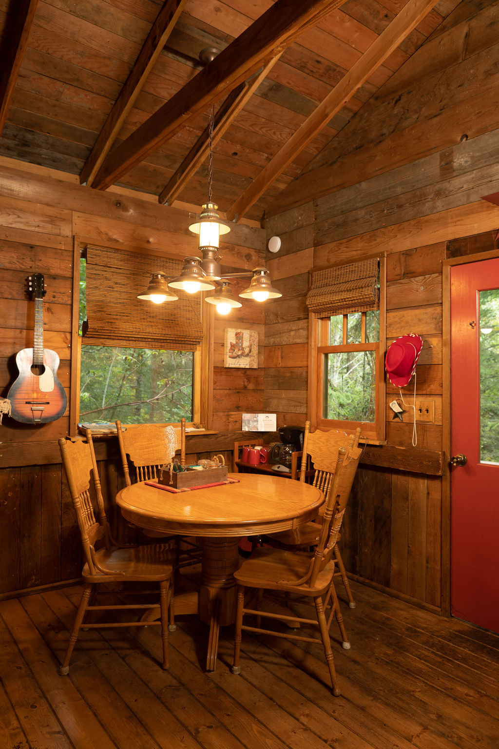 Mount Rainier Retreat - Camper Cabin - Tumbleweed